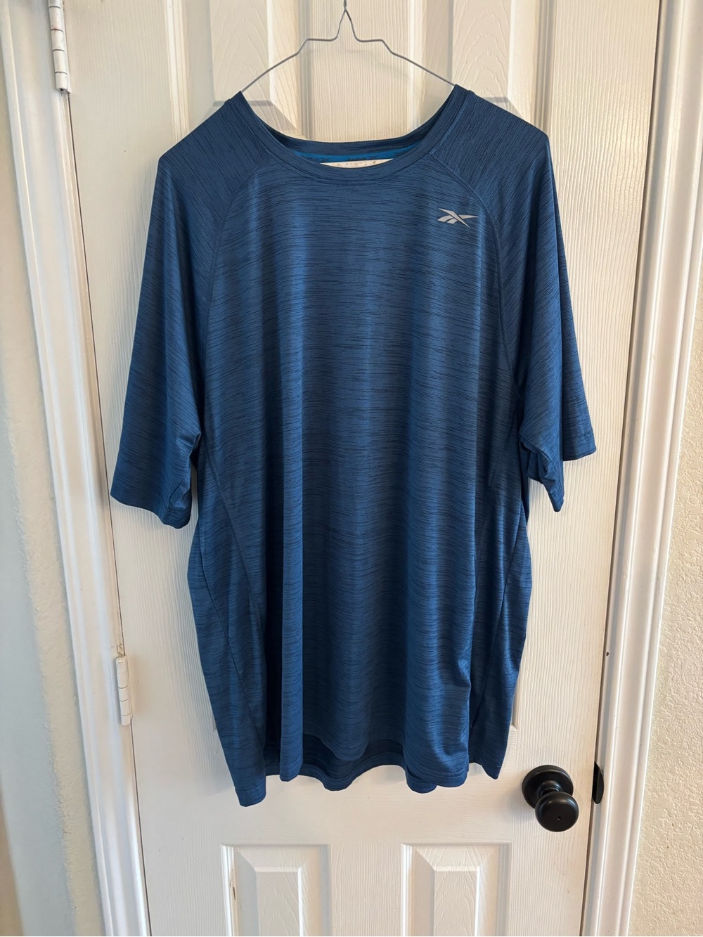 Reebok XL Blue Athletic Performance T-Shirt Short Sleeve Moisture Wicking